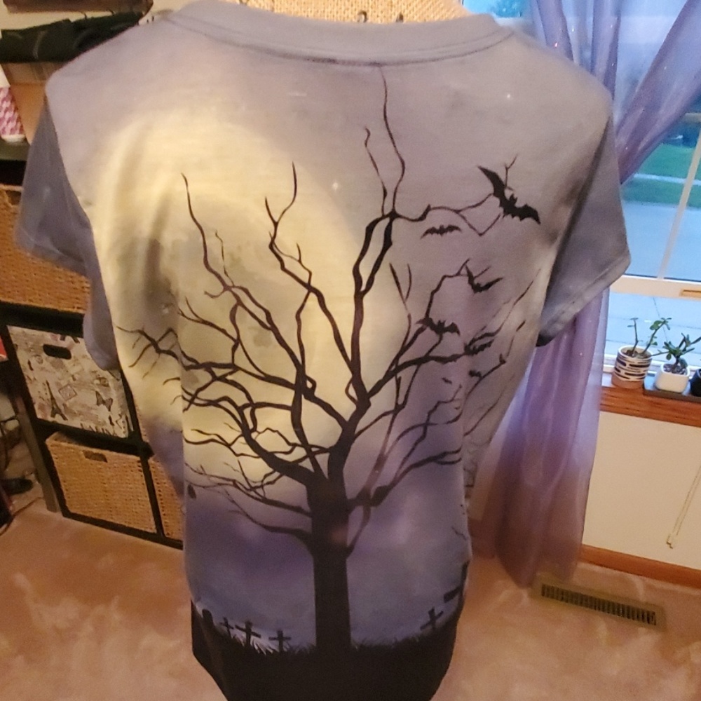 (No brand) Halloween skeleton/bride/bats/moon tee - Picture 6 of 8